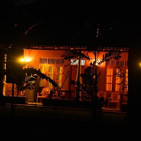 Leesa Villa Safari Resort Udawalawe Exterior photo