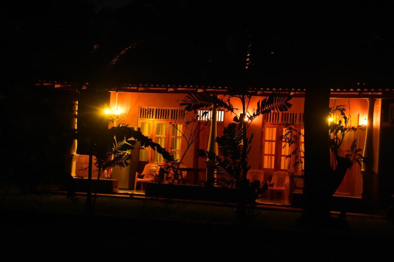 Leesa Villa Safari Resort Udawalawe Exterior photo